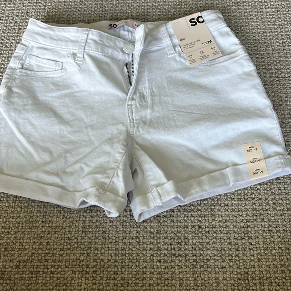 Cute white womens jean shorts!